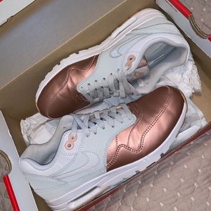 RoseGold & LightBone NIKE Air Max 1 ULTRA